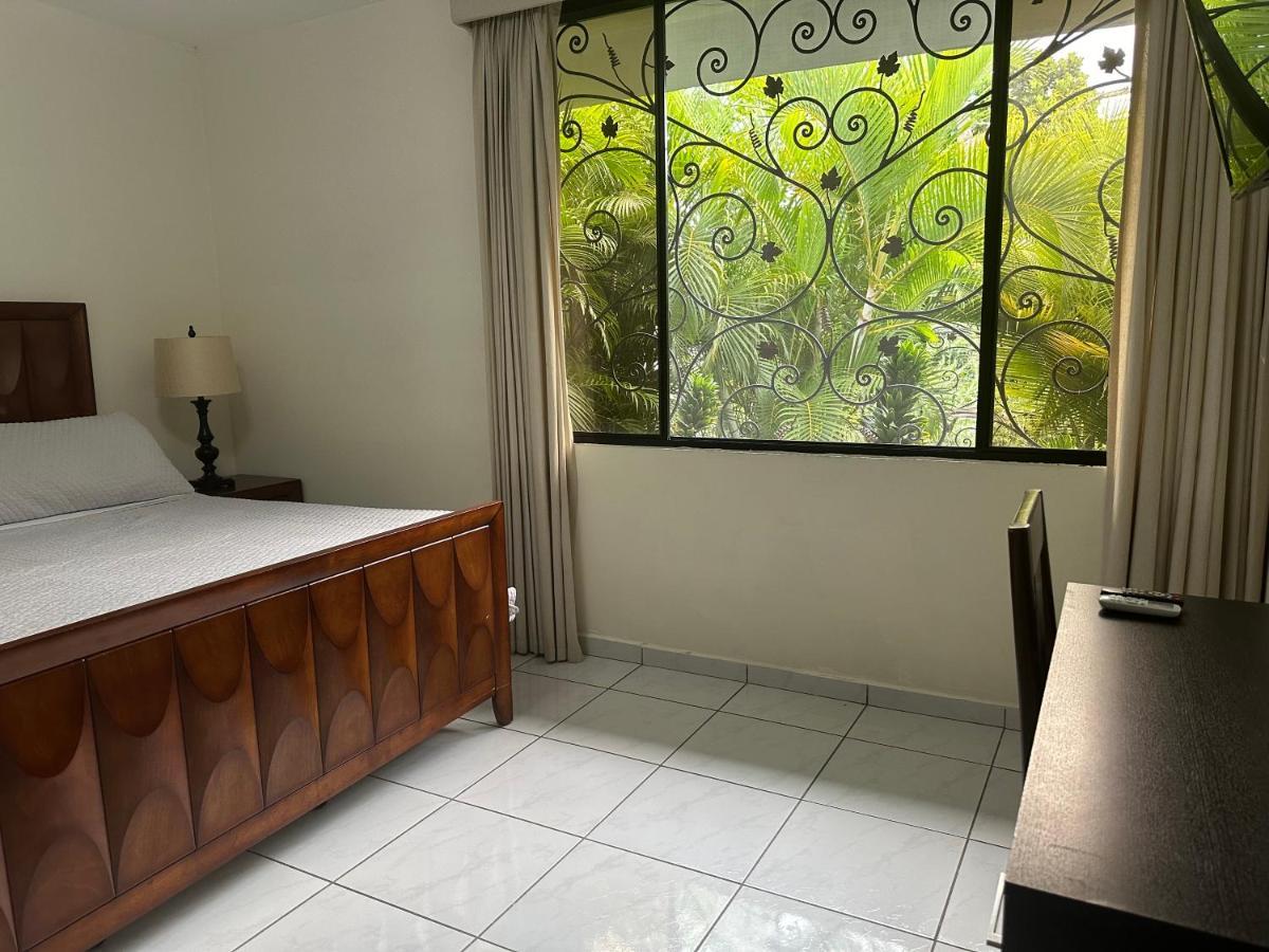 Hotel Casa Pamplona San Salvador Esterno foto